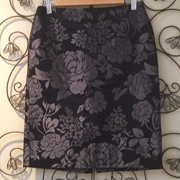 White House Black Market Dresses & Skirts - White House Black Market Skirt Brocade Pencil